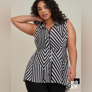 NWT Babydoll chiffon button-up tunic. Size 3